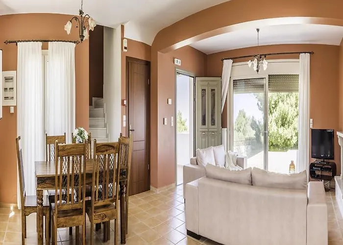 Thalea Tsoukaládhes